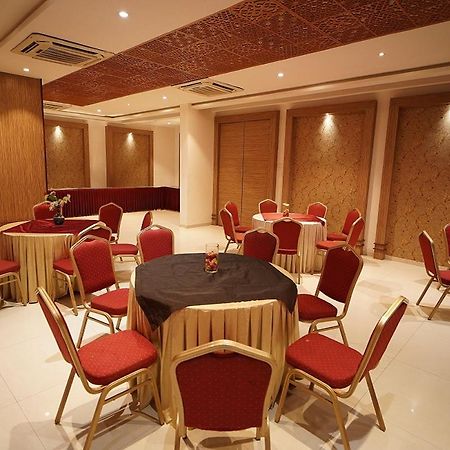 Hotel Amora - Rajnandgaon Raj Nandgaon Екстер'єр фото