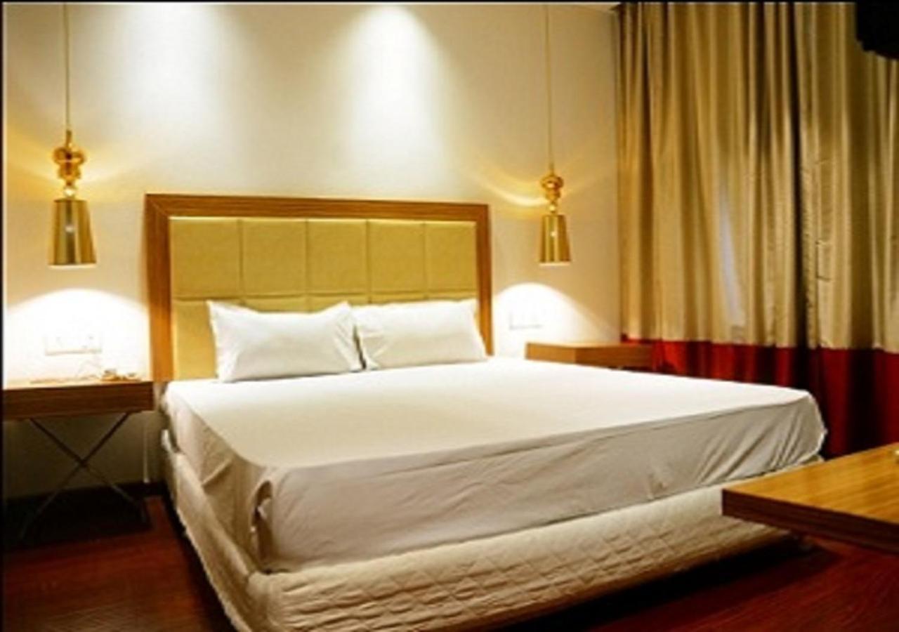 Hotel Amora - Rajnandgaon Raj Nandgaon Екстер'єр фото