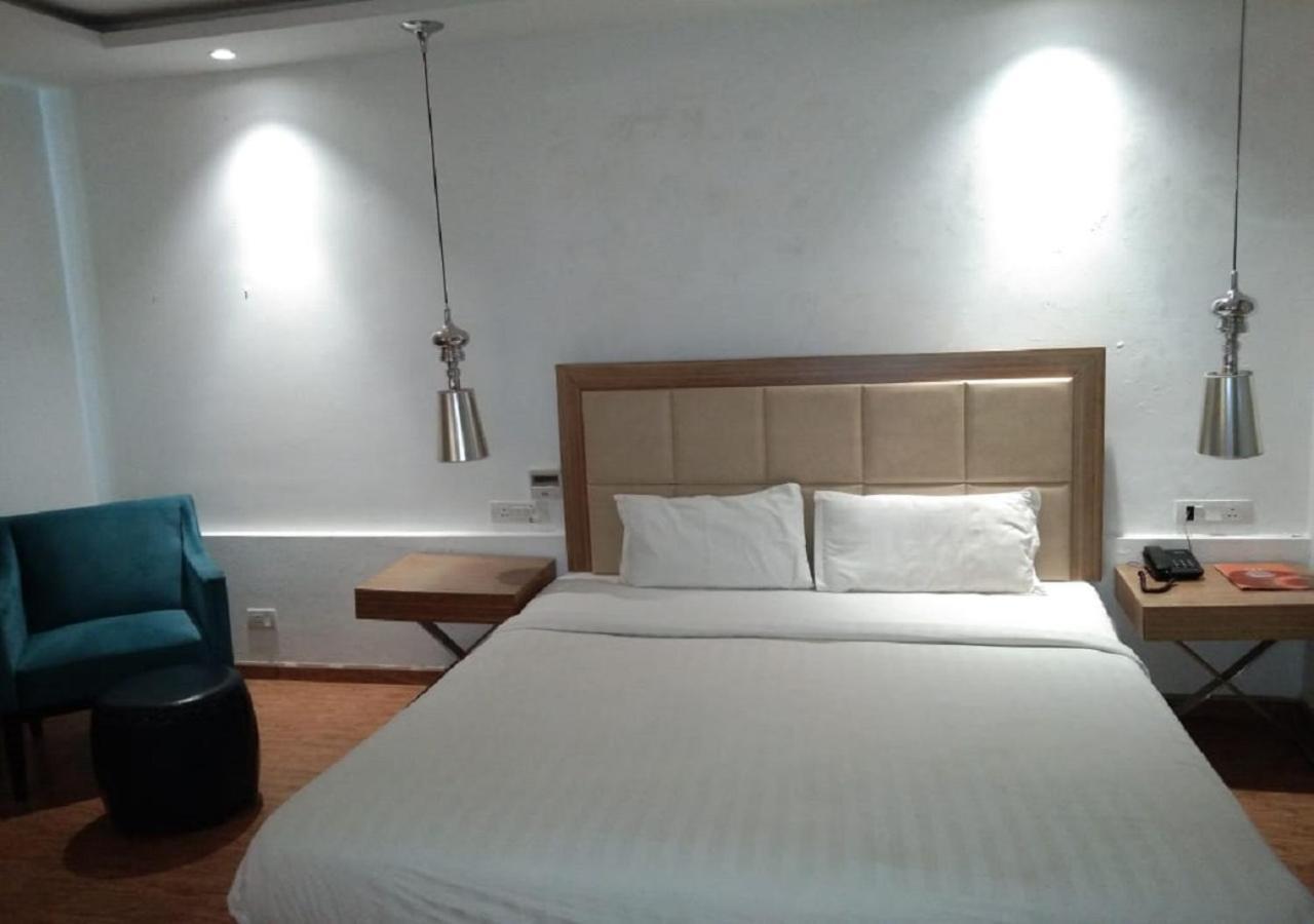 Hotel Amora - Rajnandgaon Raj Nandgaon Екстер'єр фото