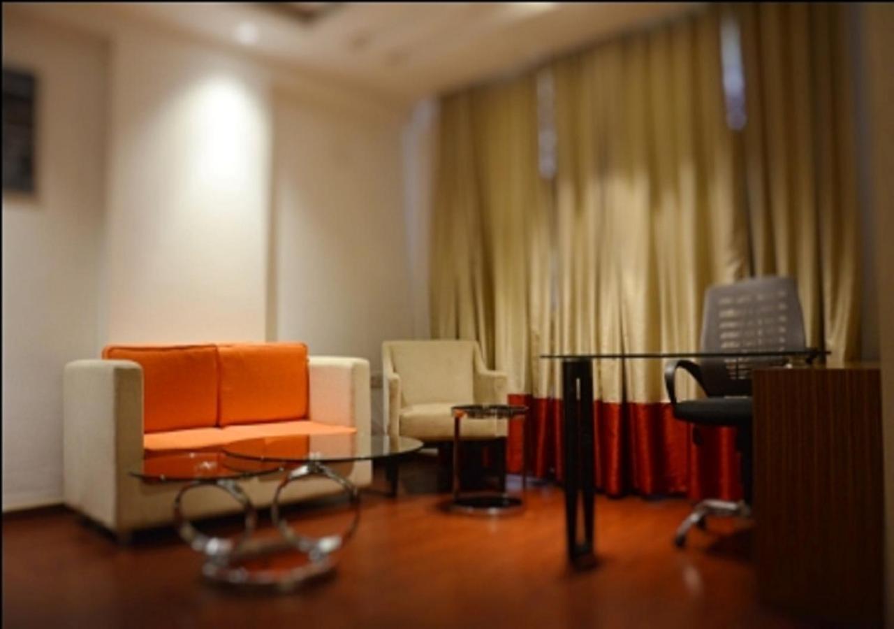Hotel Amora - Rajnandgaon Raj Nandgaon Екстер'єр фото