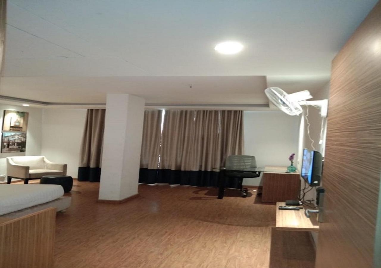 Hotel Amora - Rajnandgaon Raj Nandgaon Екстер'єр фото