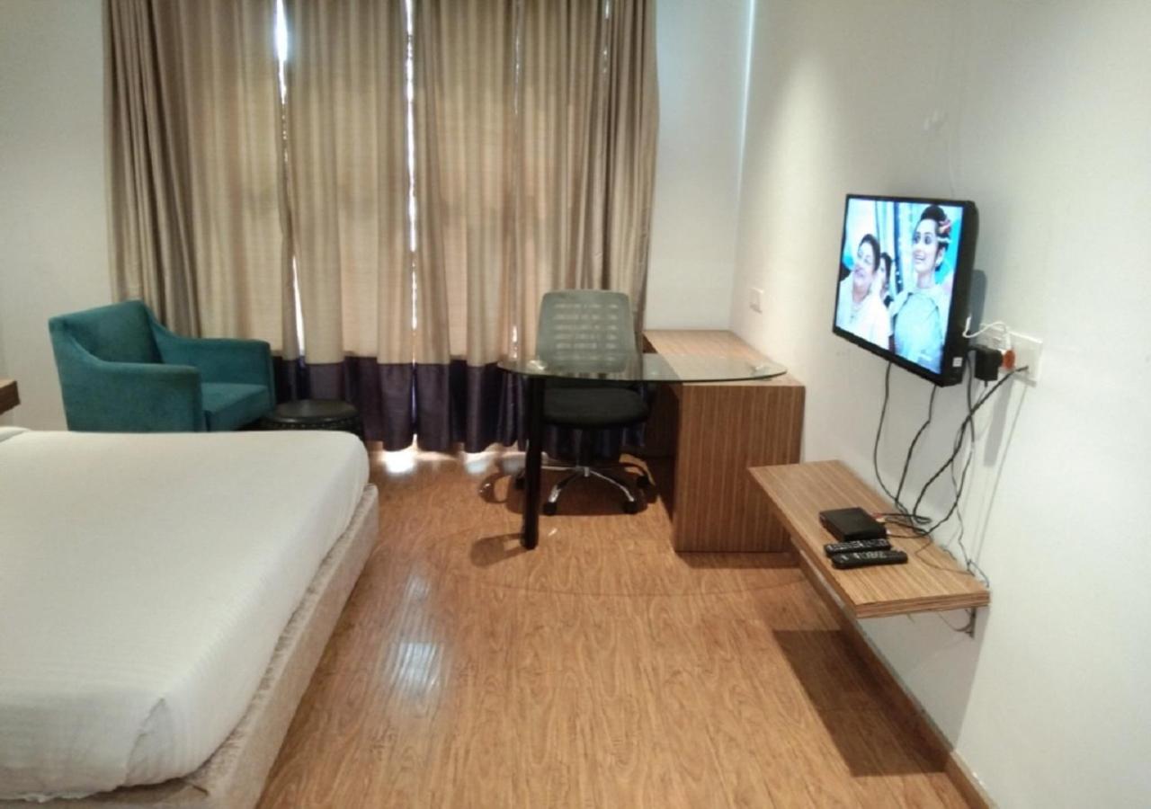 Hotel Amora - Rajnandgaon Raj Nandgaon Екстер'єр фото