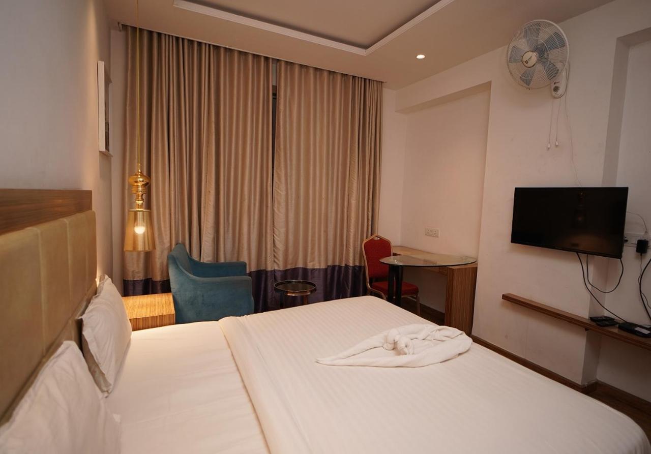 Hotel Amora - Rajnandgaon Raj Nandgaon Екстер'єр фото