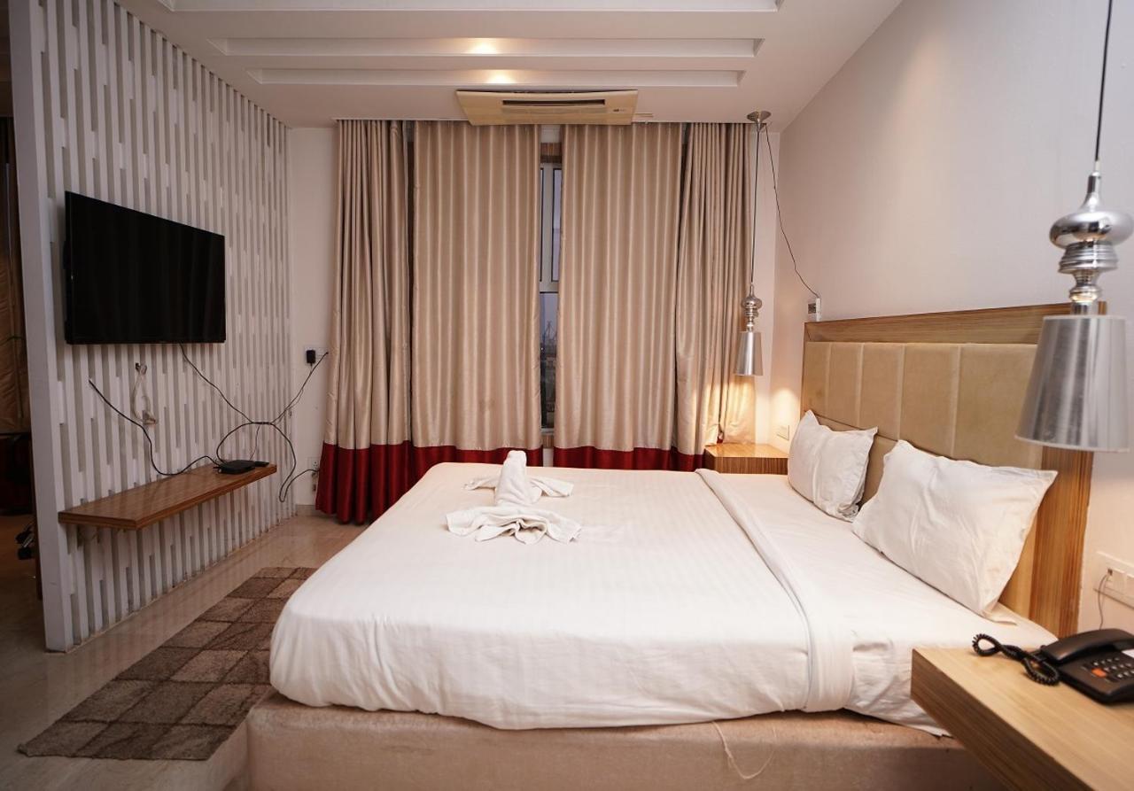 Hotel Amora - Rajnandgaon Raj Nandgaon Екстер'єр фото