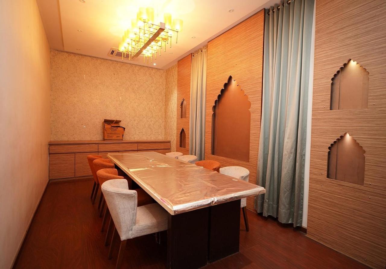 Hotel Amora - Rajnandgaon Raj Nandgaon Екстер'єр фото
