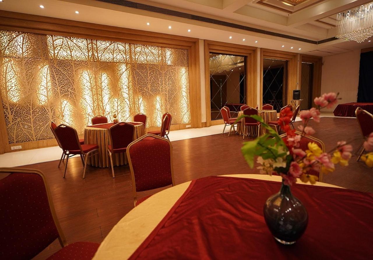 Hotel Amora - Rajnandgaon Raj Nandgaon Екстер'єр фото