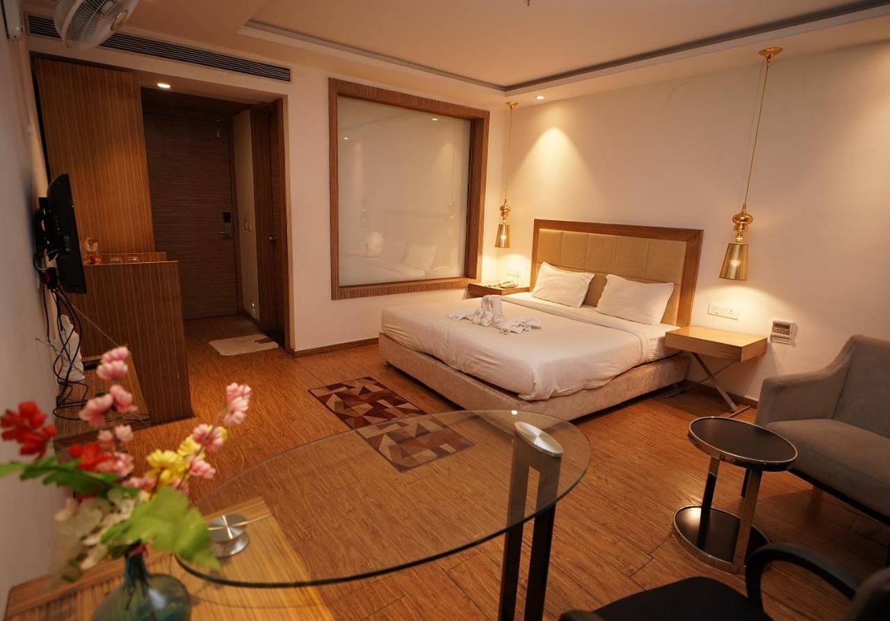 Hotel Amora - Rajnandgaon Raj Nandgaon Екстер'єр фото