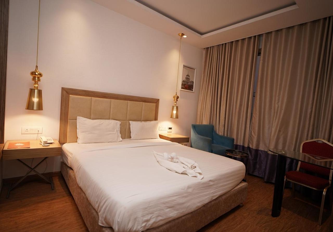 Hotel Amora - Rajnandgaon Raj Nandgaon Екстер'єр фото