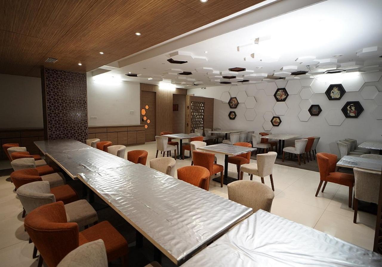 Hotel Amora - Rajnandgaon Raj Nandgaon Екстер'єр фото