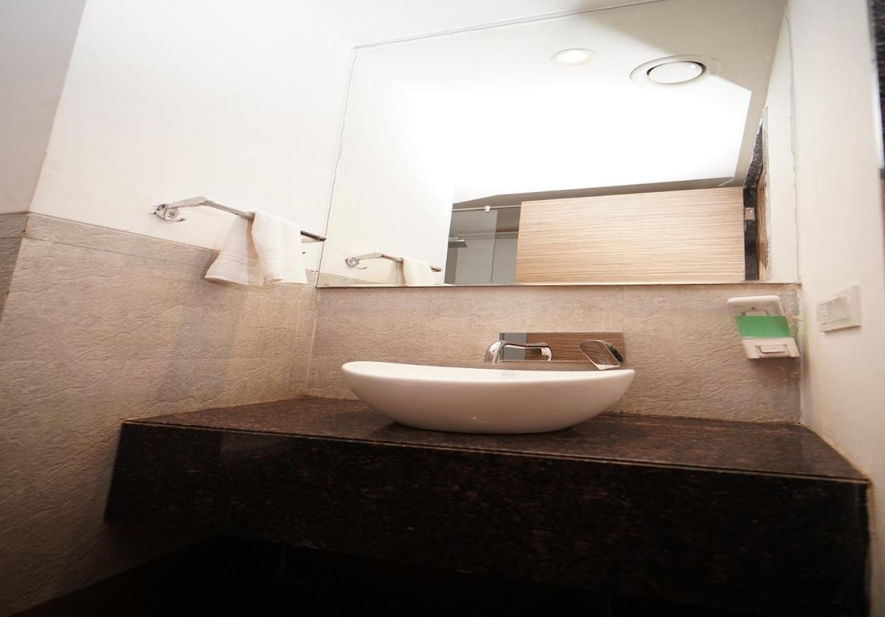Hotel Amora - Rajnandgaon Raj Nandgaon Екстер'єр фото